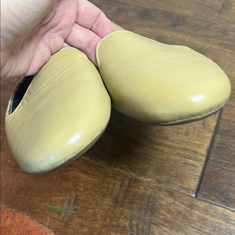 Vaneli Nude/Tan Leather Scalloped Flats, size 11